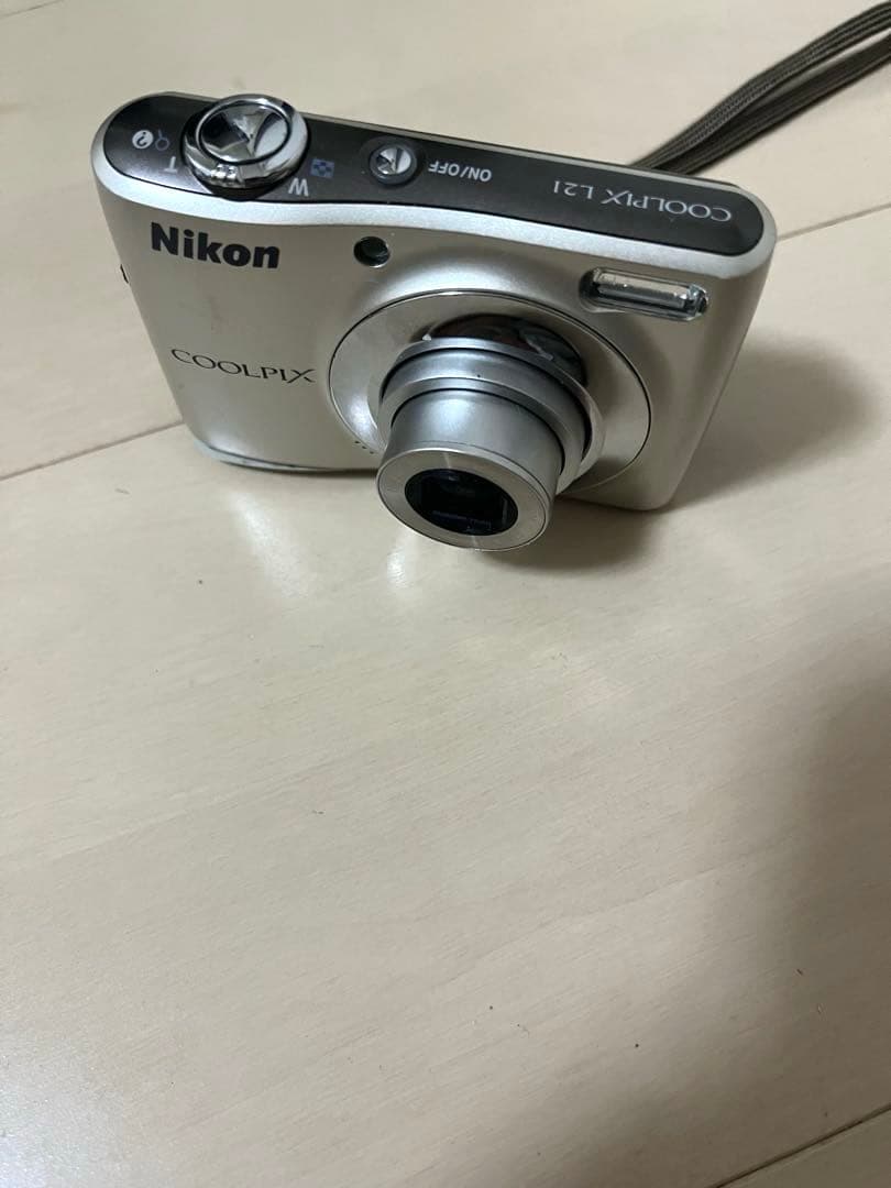 Nikon COOLPIX L21 シルバー⭐︎sdカード、電池付き