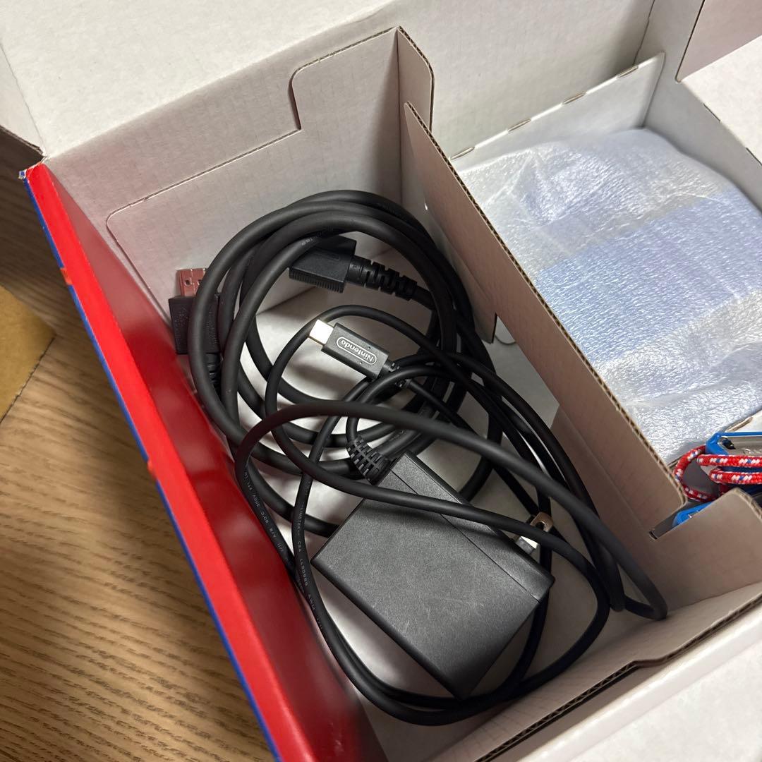 Nintendo Switch マリオレッド 本体 ケース付き 外箱 おまけ付き