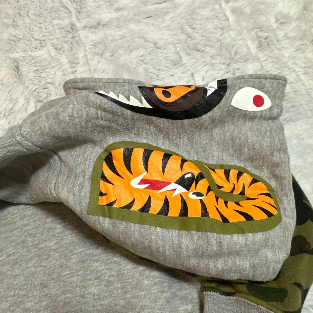 アベイシングエイプ シャーク カモフラ パーカー