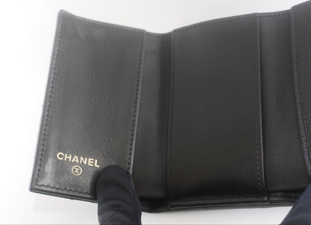 らら CHANEL＊キャビアスキン＊マトラッセ＊三つ折り財布＊ブラック