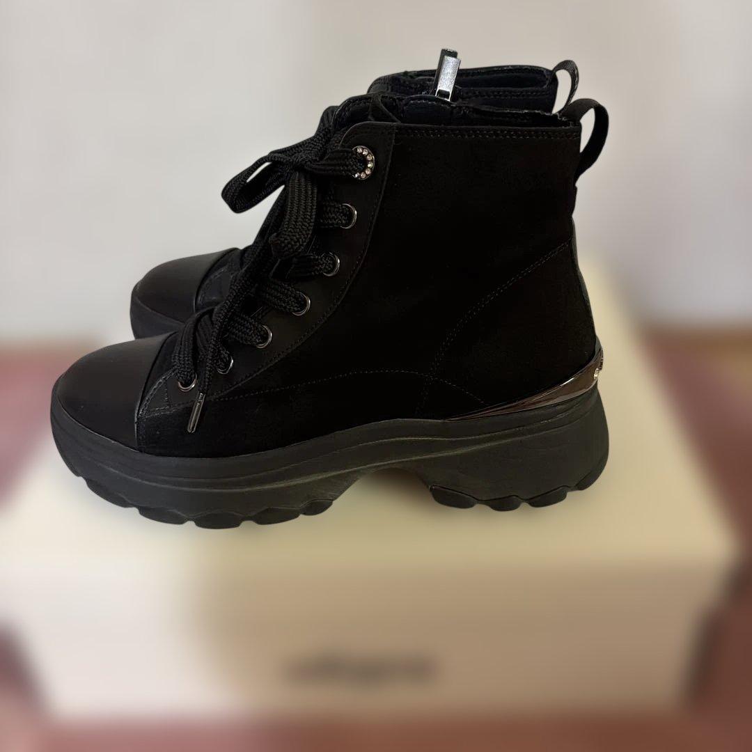 ➕dianaハイカットスニーカーブーツ23cm
