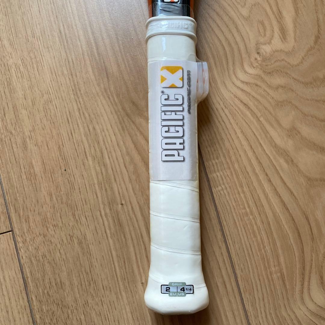 PACFIC X FAST PROテニスラケット ケース付き、ストリング付き。