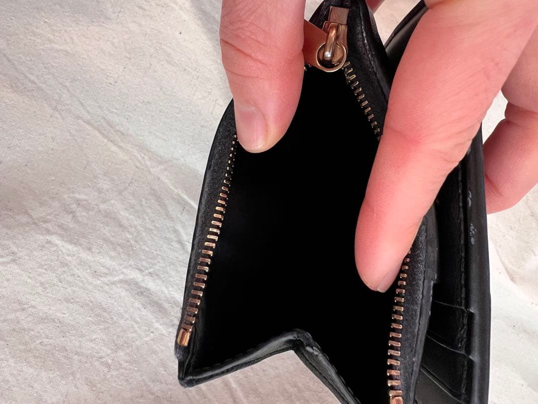 美品！！ BOTTEGA VENETA カセット ブラックレザー二つ折り財布