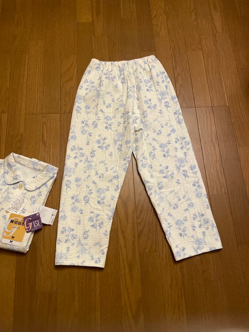 新品タグ付き　ワコール　リラックス&スリープ　あったか 素材　パジャマ　花柄