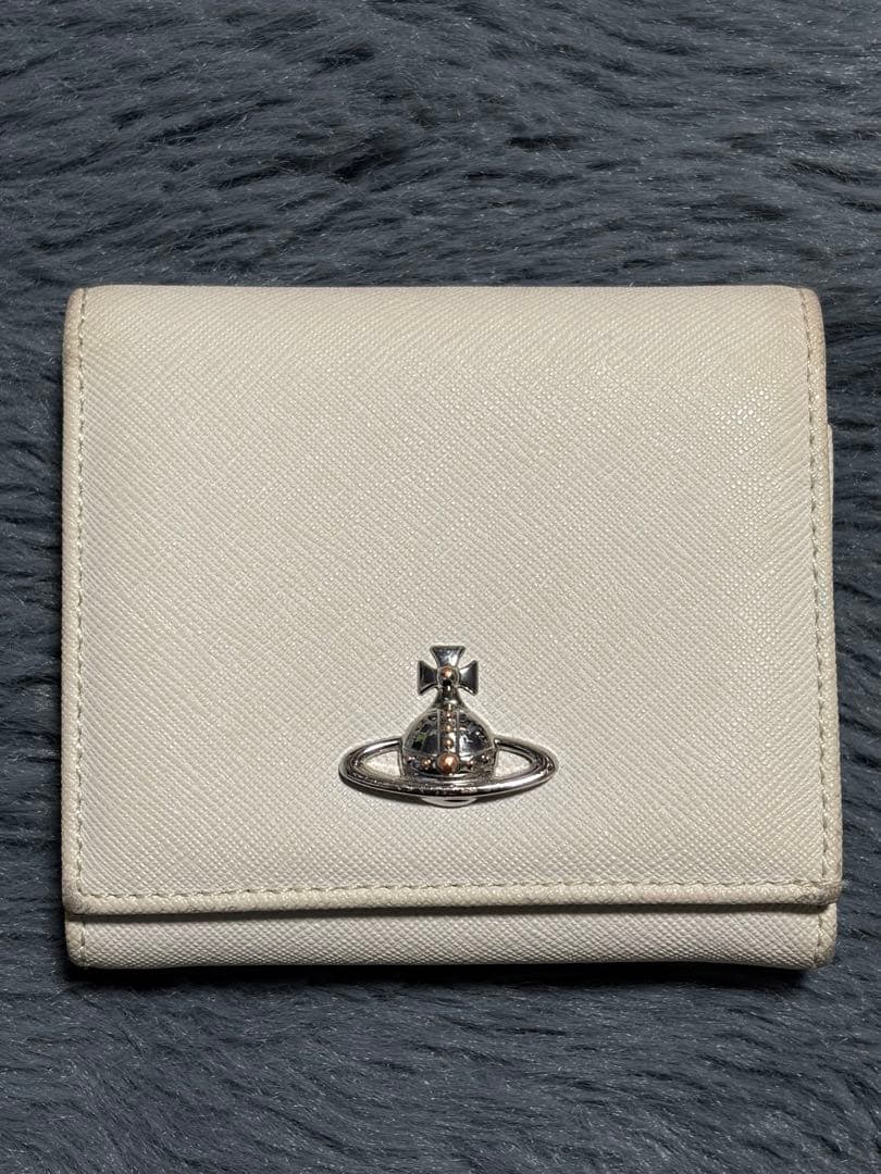 る*ん様 【期間限定セール中☆】Vivienne Westwood 2つ折り財布