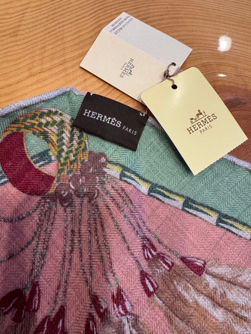 HERMES 花柄三角ストール ピンク・グリーン