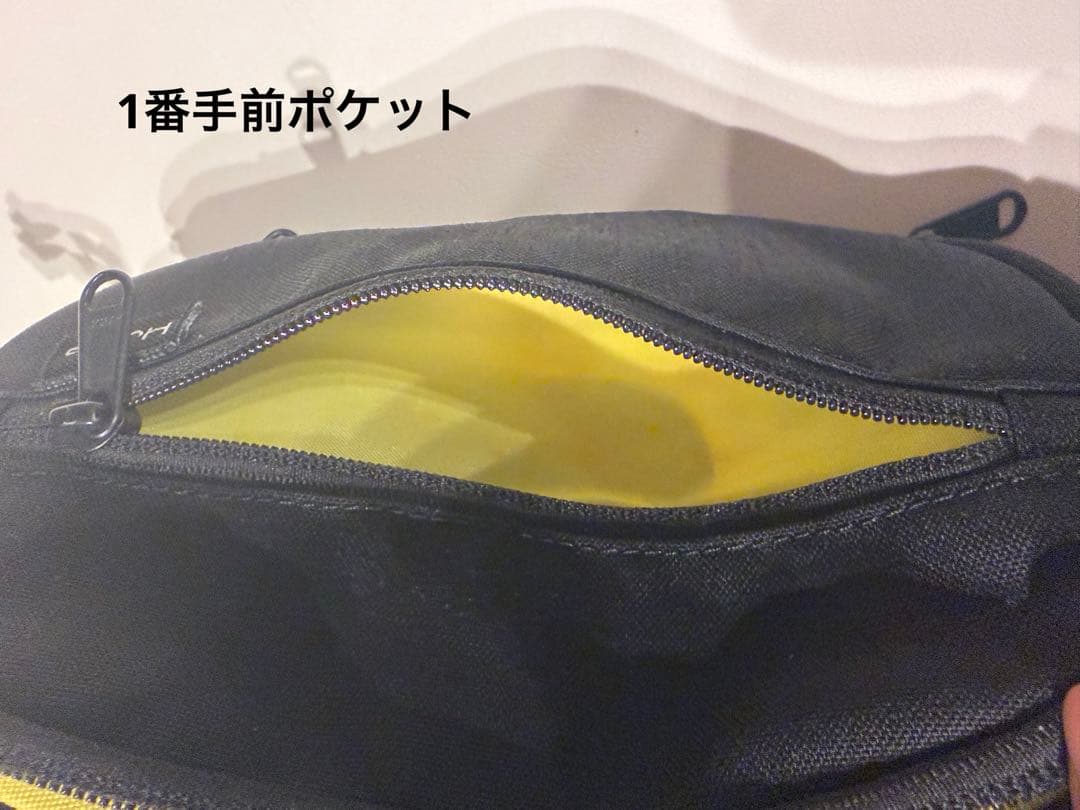 Hugoo ヒップシート付きショルダーバッグ ブラック