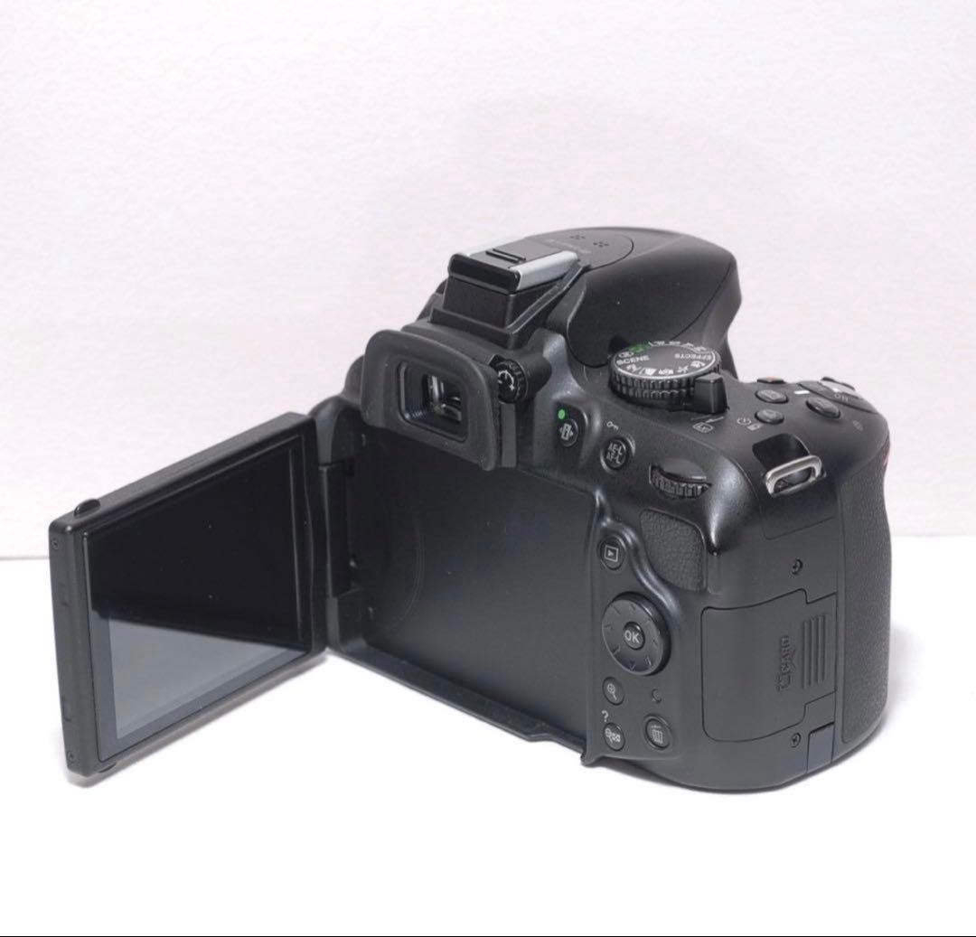 Nikon D5200 デジタル一眼 レフカメラ とハンディブック付き
