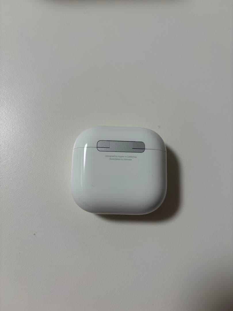 E*n様 【超美品】Apple AirPods 4 アクティブノイズキャンセリン