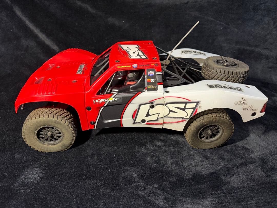 Losi 1/10 Baja Rey 4WD ロッシ バハレイ
