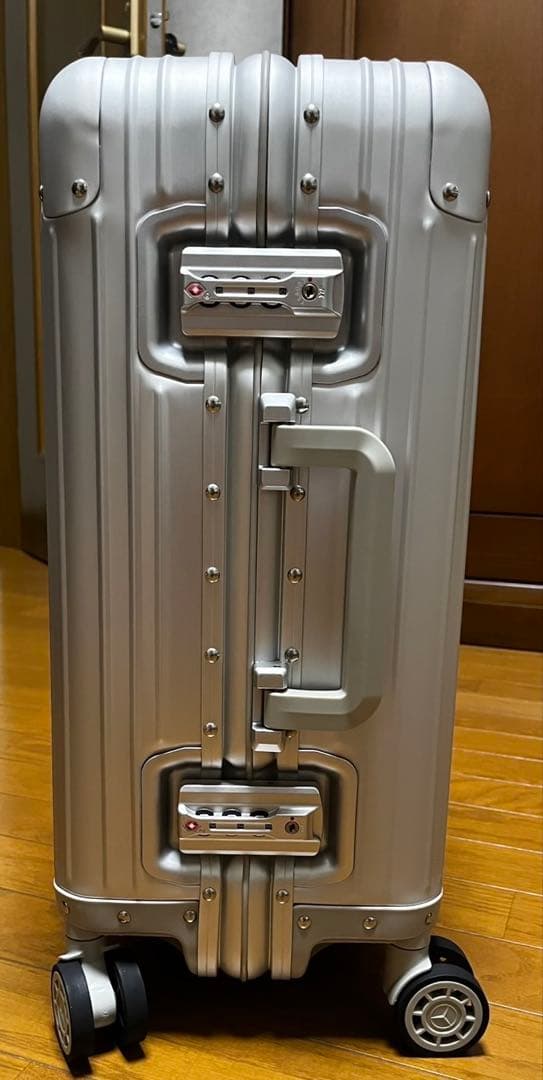 メルセデスベンツ正規ディーラー成約記念品アルミスーツケース