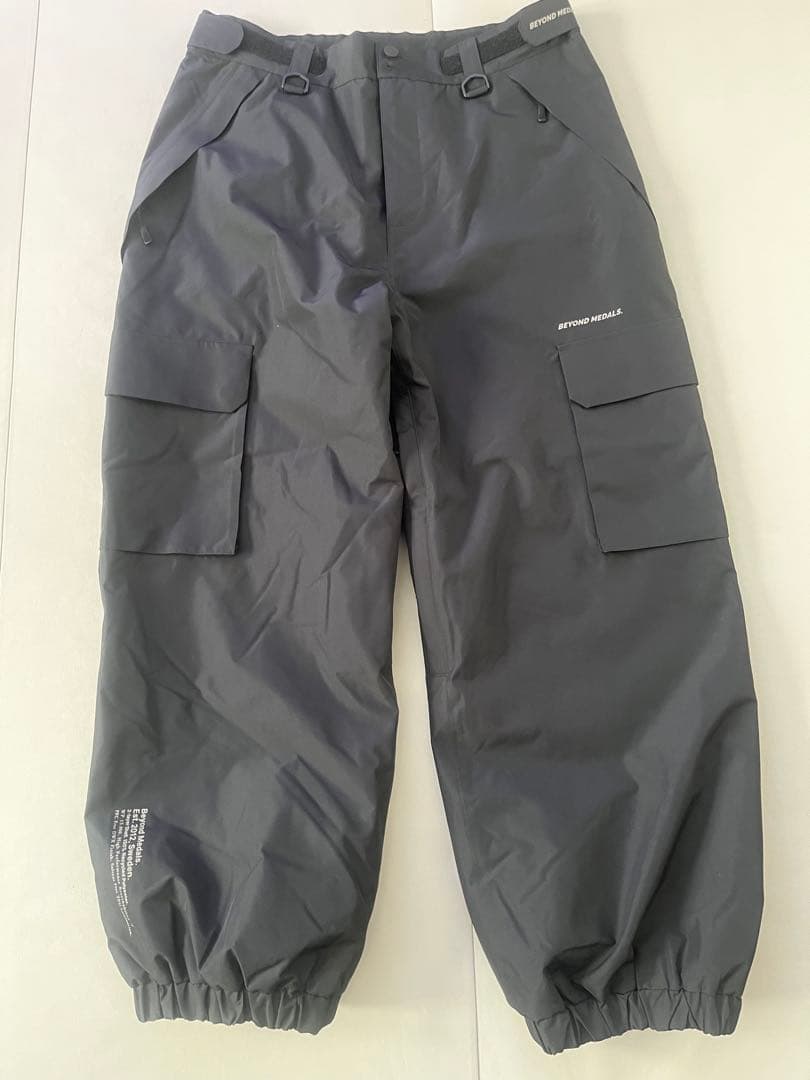 BEYOND MEDALS Cargo Pants 2L 25-26モデル