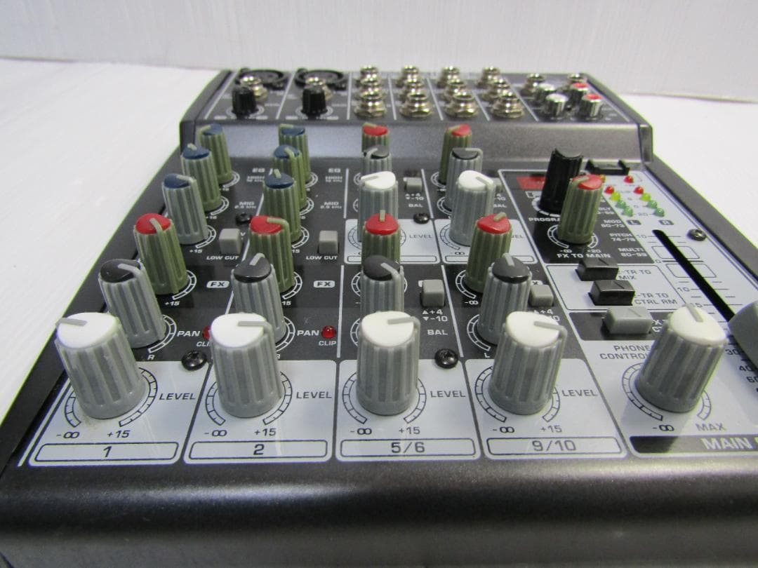 T0737 BEHRINGER ベリンガー XENYX 1002FX