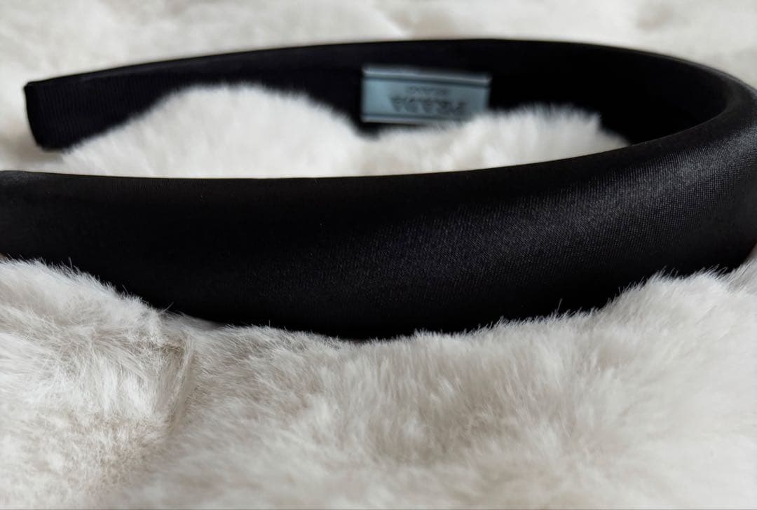 PRADA ブラック カチューシャ
