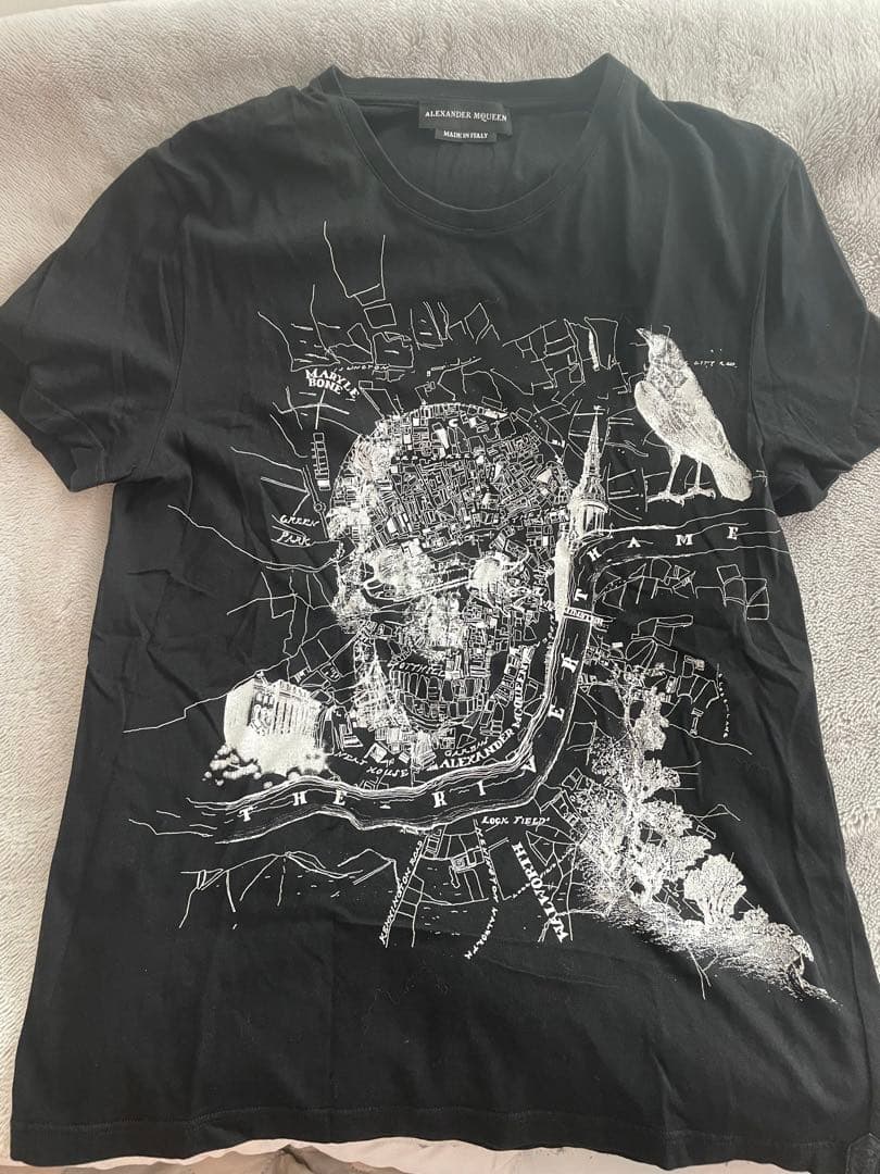 [ゆい］アレキサンダーマックイーン　Tシャツ