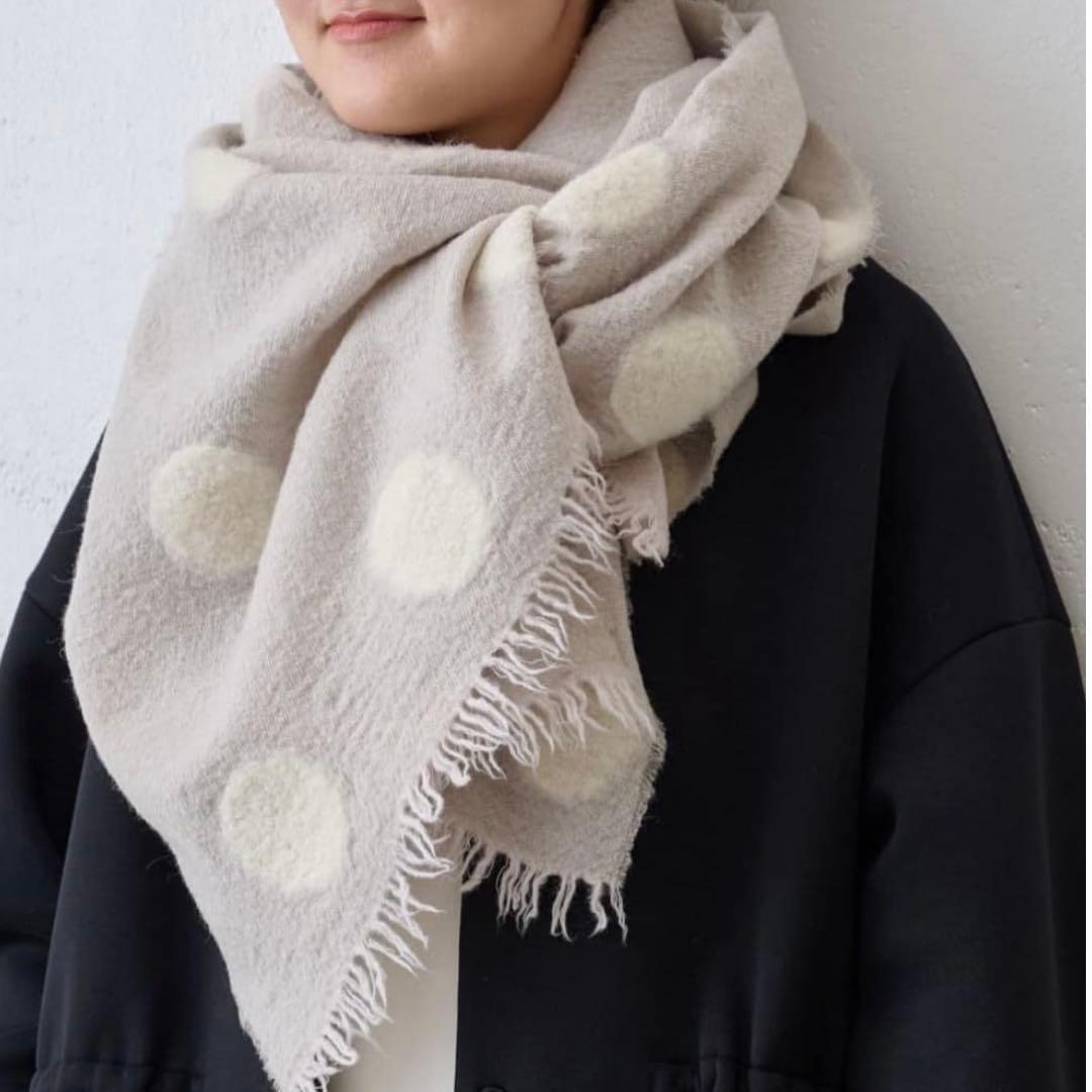 2024年✨定価2.3万　BEARDSLEY ウール縮絨ストール　ドット