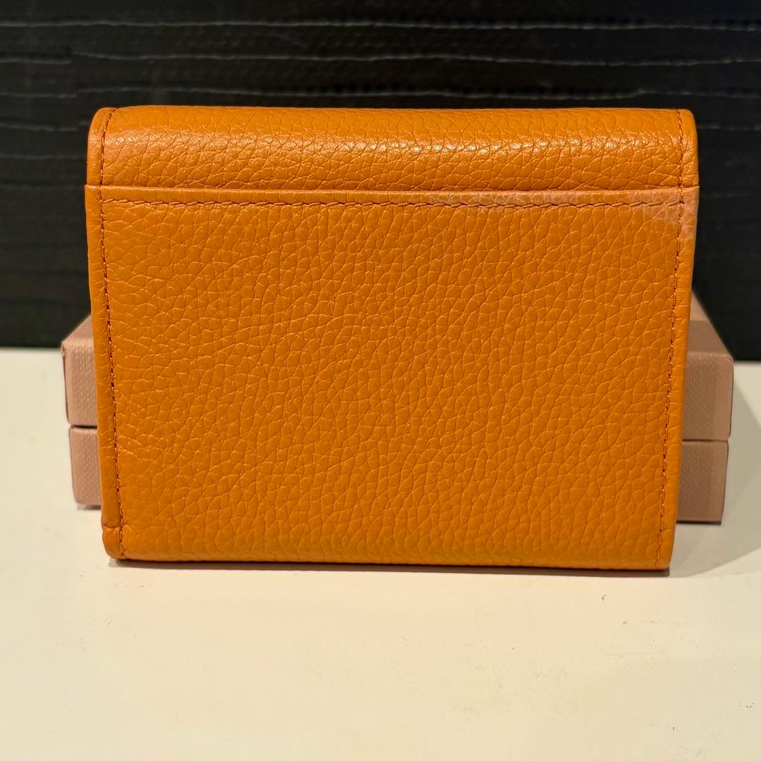 お値下げ新品⭐︎MIU MIU⭐︎三つ折り財布ヴィッテロダイノミニオレンジレア現行型