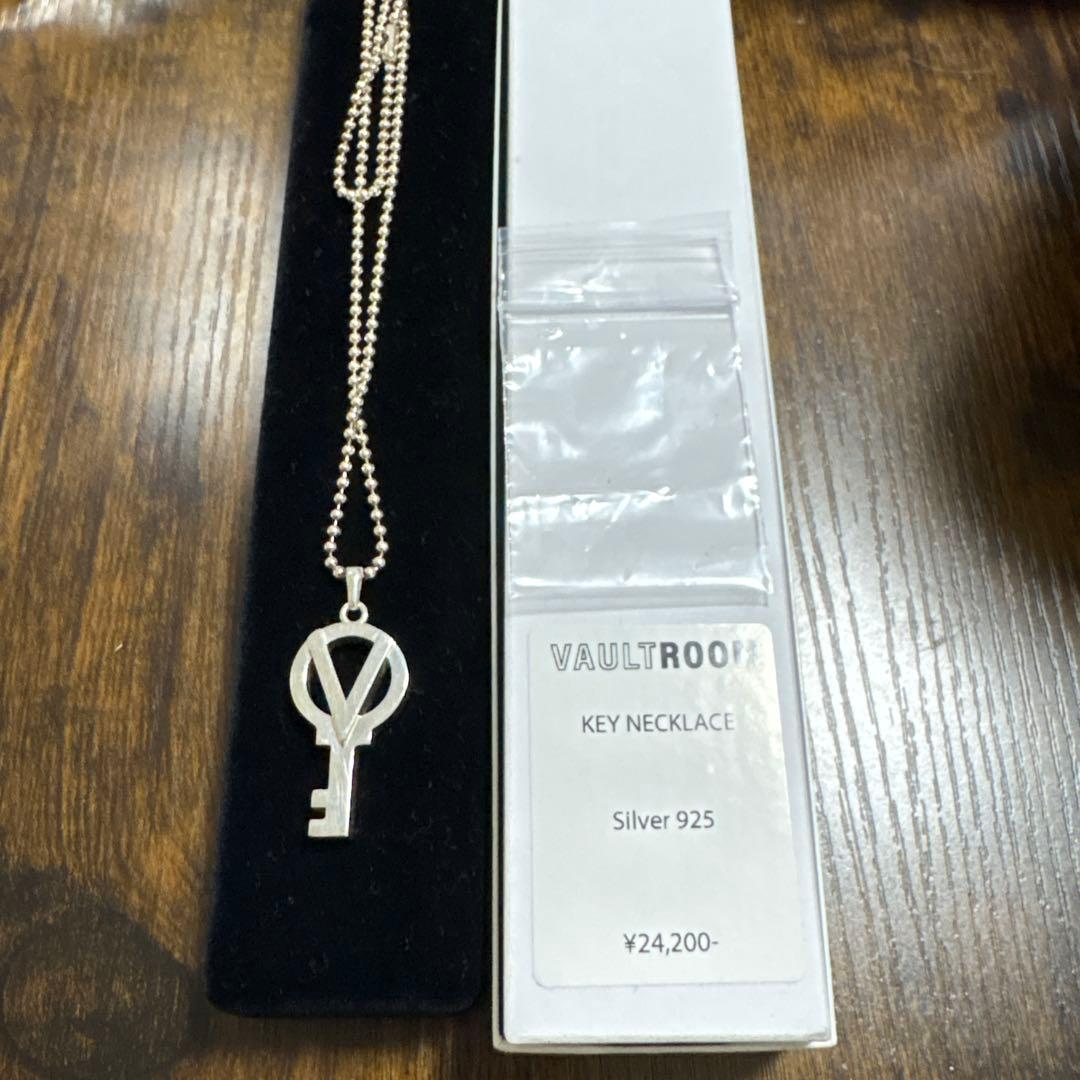 VAULTROOM KEY NECKLACE “V” Silver 925