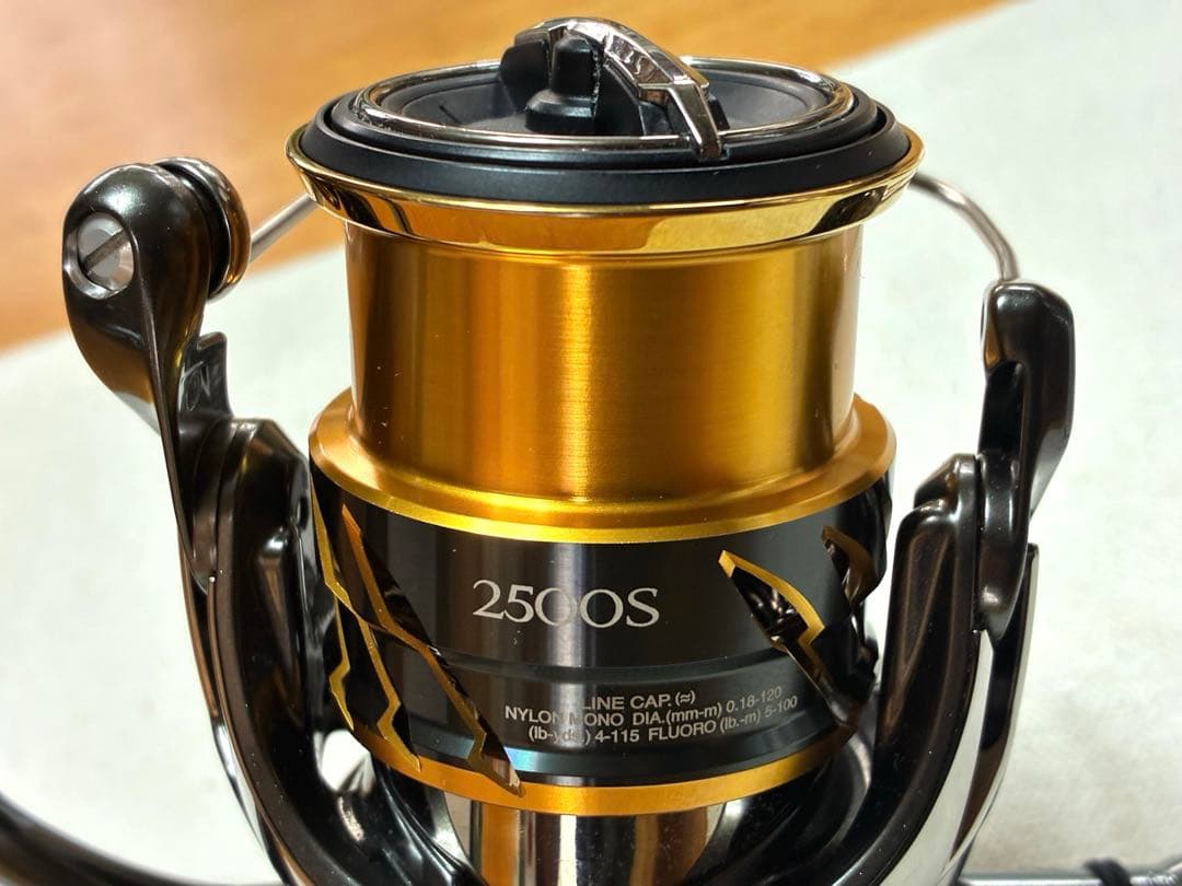 な*べ様 【訳有り品】シマノ リール20ツインパワー2500S【カスタム品】