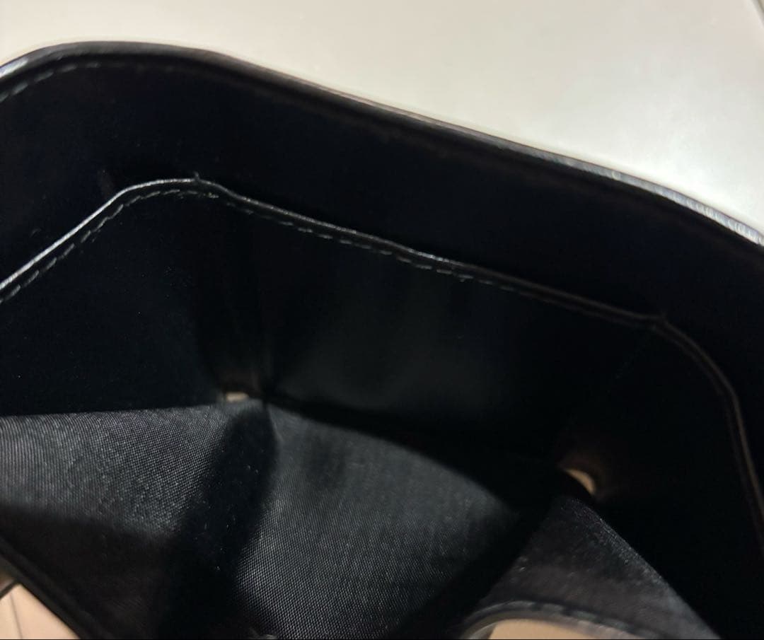 プラダ　財布