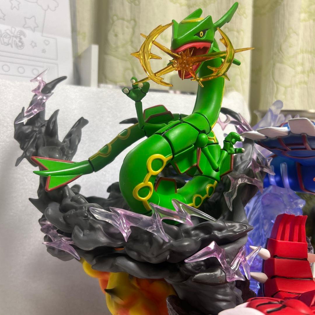 ポケモン　フィギュア　グラードン　カイオーガ　レックウザ　LED付き