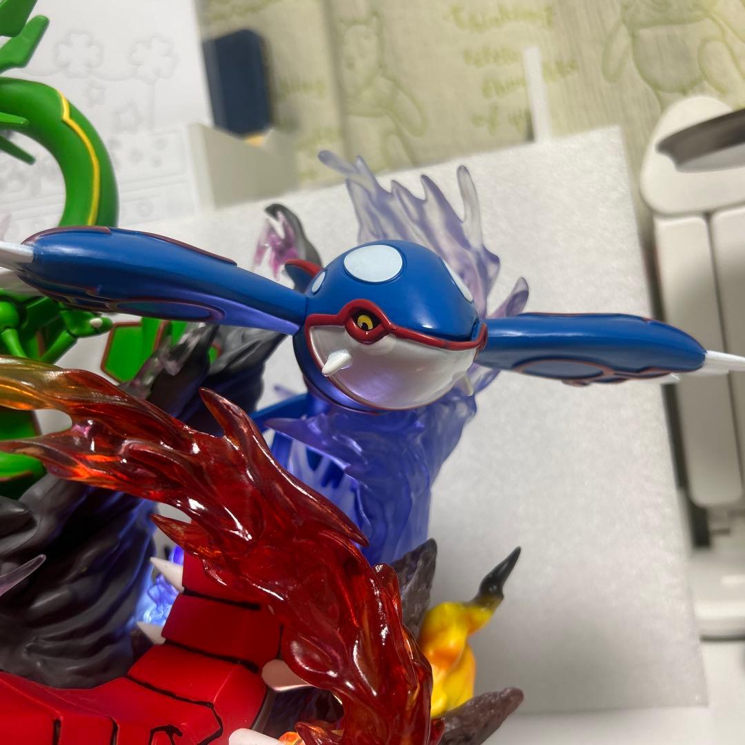 ポケモン　フィギュア　グラードン　カイオーガ　レックウザ　LED付き