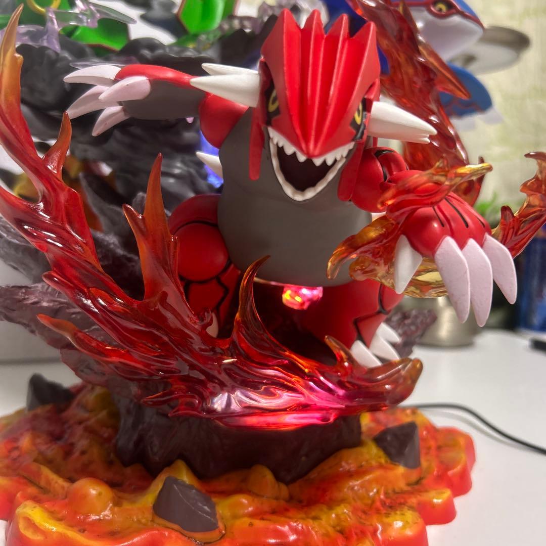 ポケモン　フィギュア　グラードン　カイオーガ　レックウザ　LED付き