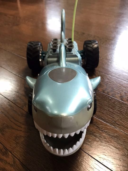 ジョーズカー ラジコンカー