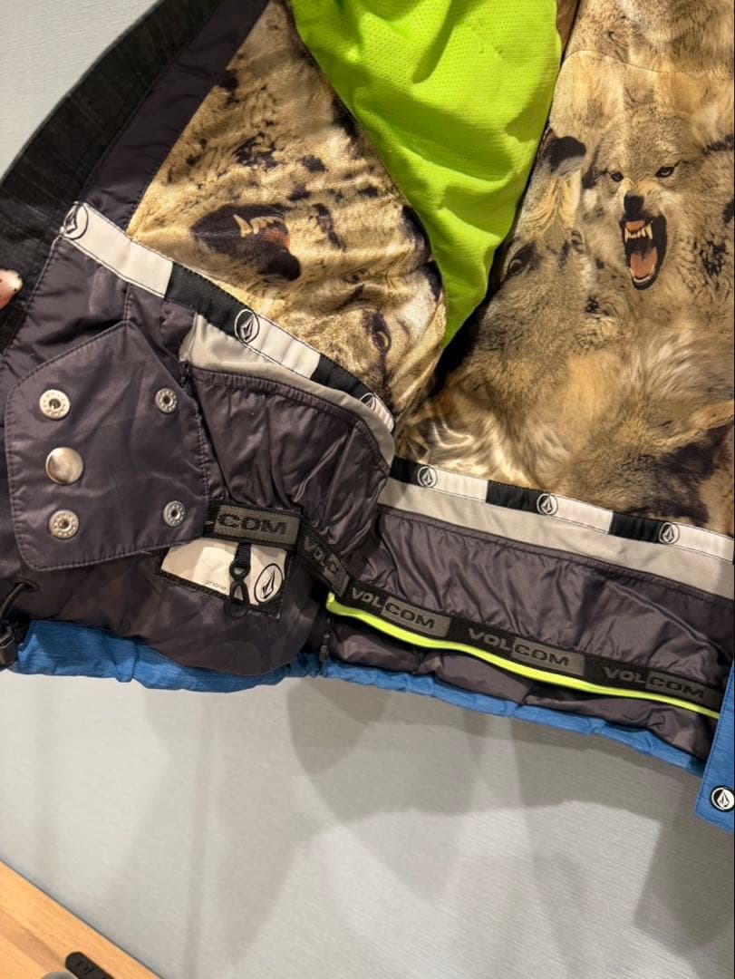 VOLCOM スノーボードジャケット