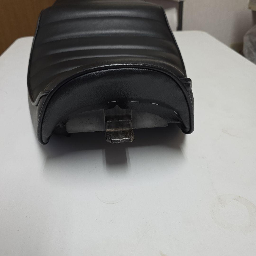 KAWASAKI ゼファ―400　バイクシート 黒 ストライプデザイン