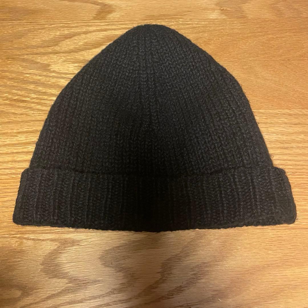 PRADA SPORTS 黒 ビーニー 赤ロゴ