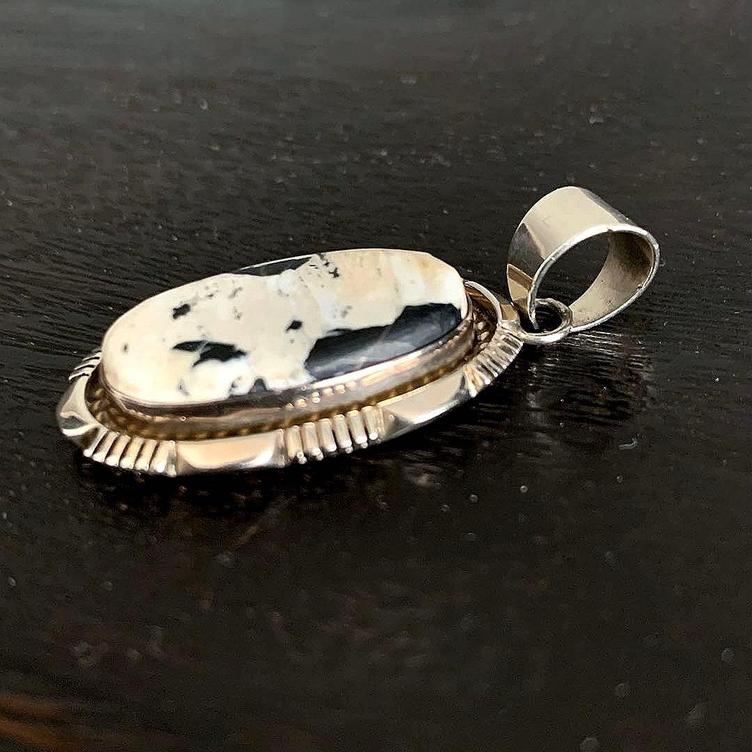 ☆★ 特大 ホワイトバッファロー ペンダントトップ Sterling ☆★