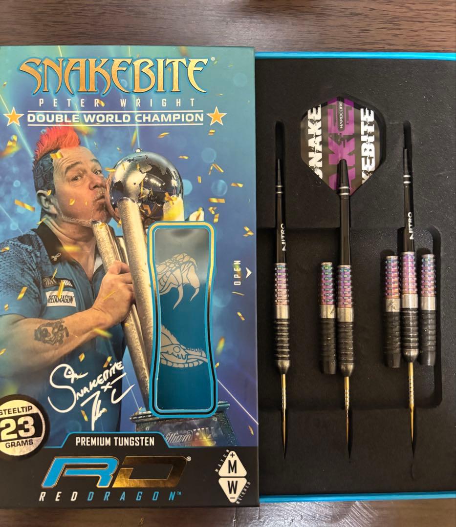 Red Dragon Snakebite ダーツセット 22gと18g
