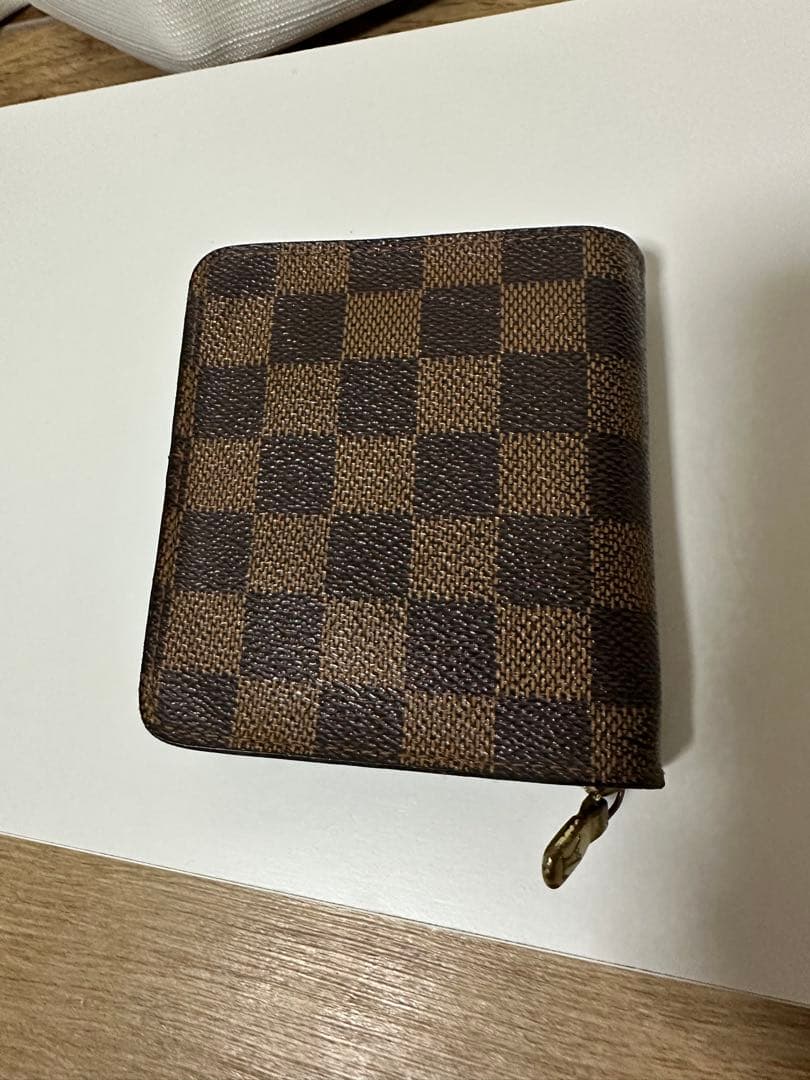 ルイヴィトンダミエ二つ折り財布