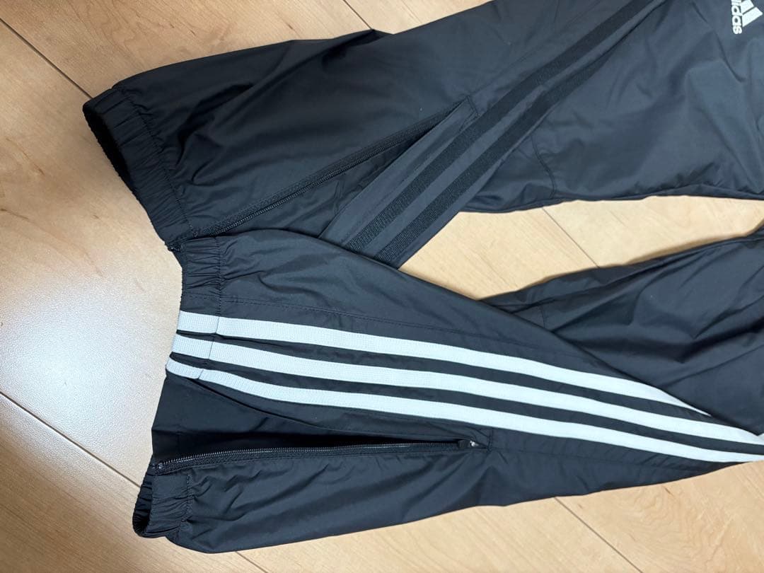 未使用　別注　adidas 撥水ブラックジャージ　ウインドブレーカー上下セット