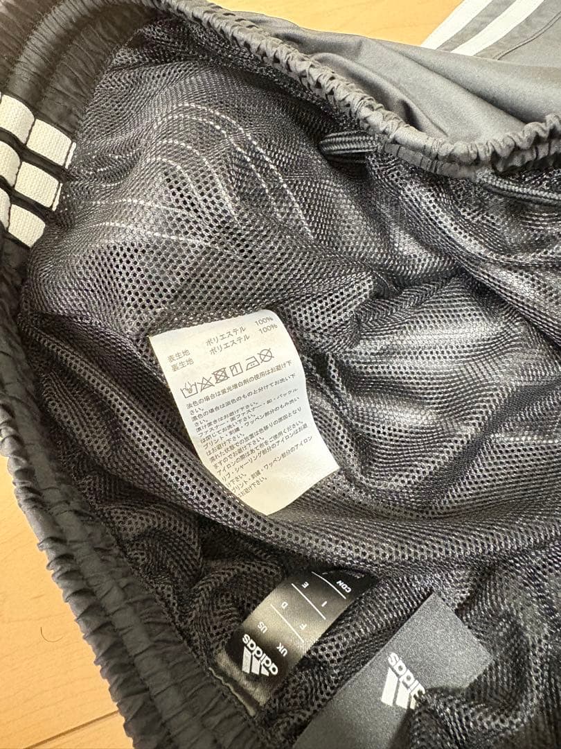 未使用　別注　adidas 撥水ブラックジャージ　ウインドブレーカー上下セット