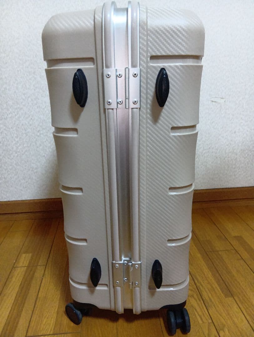 ACE ベージュ キャリーケース　Mサイズ