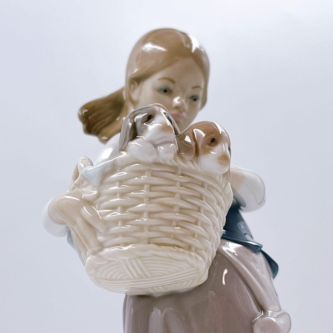 LLADRO リヤドロ お出かけ Girl with Puppies #1311