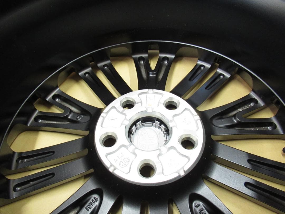 ヤリスクロス 純正 アルミホイール　7J　+50　114.3　トヨタ