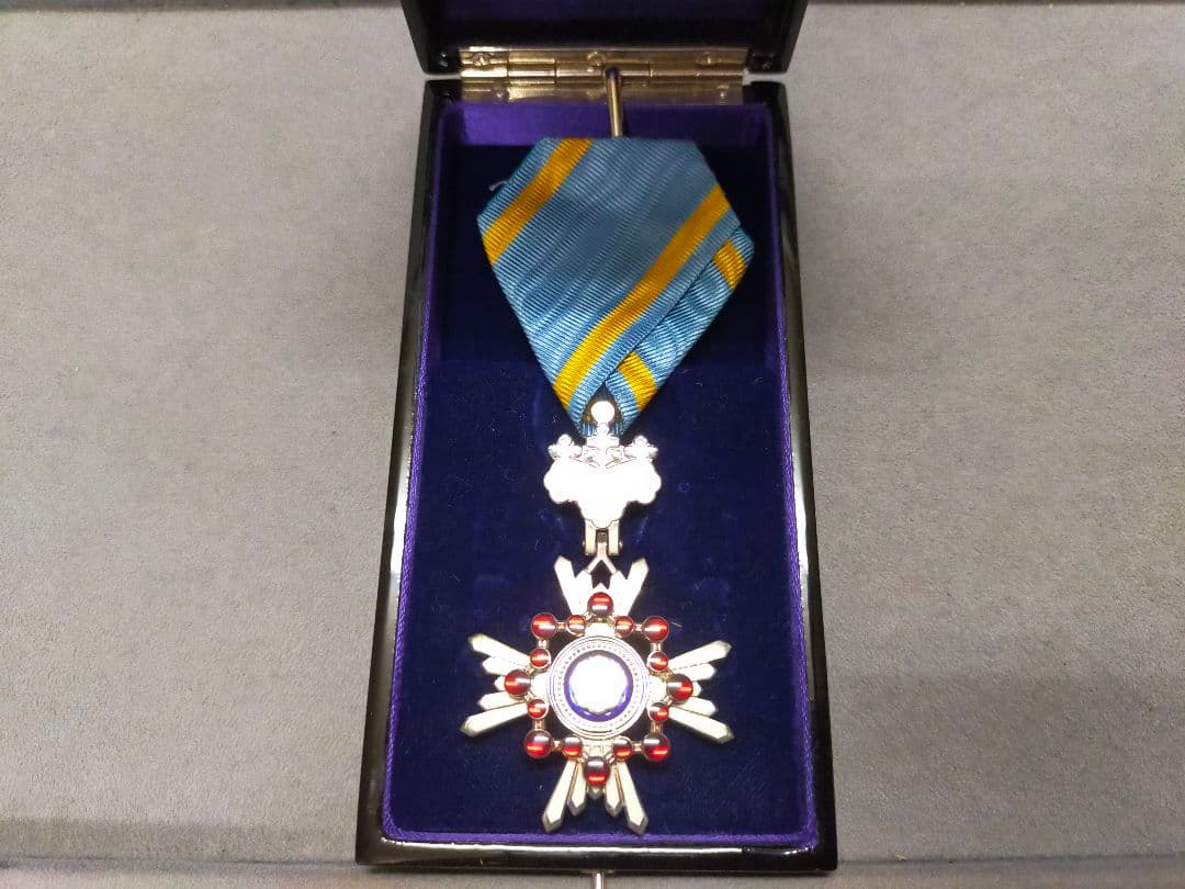 勲章 瑞宝単光章 勲六等瑞宝章