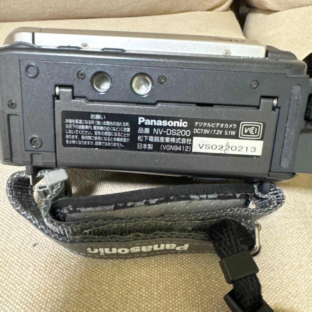 Panasonic ビデオカメラ NV-DS200