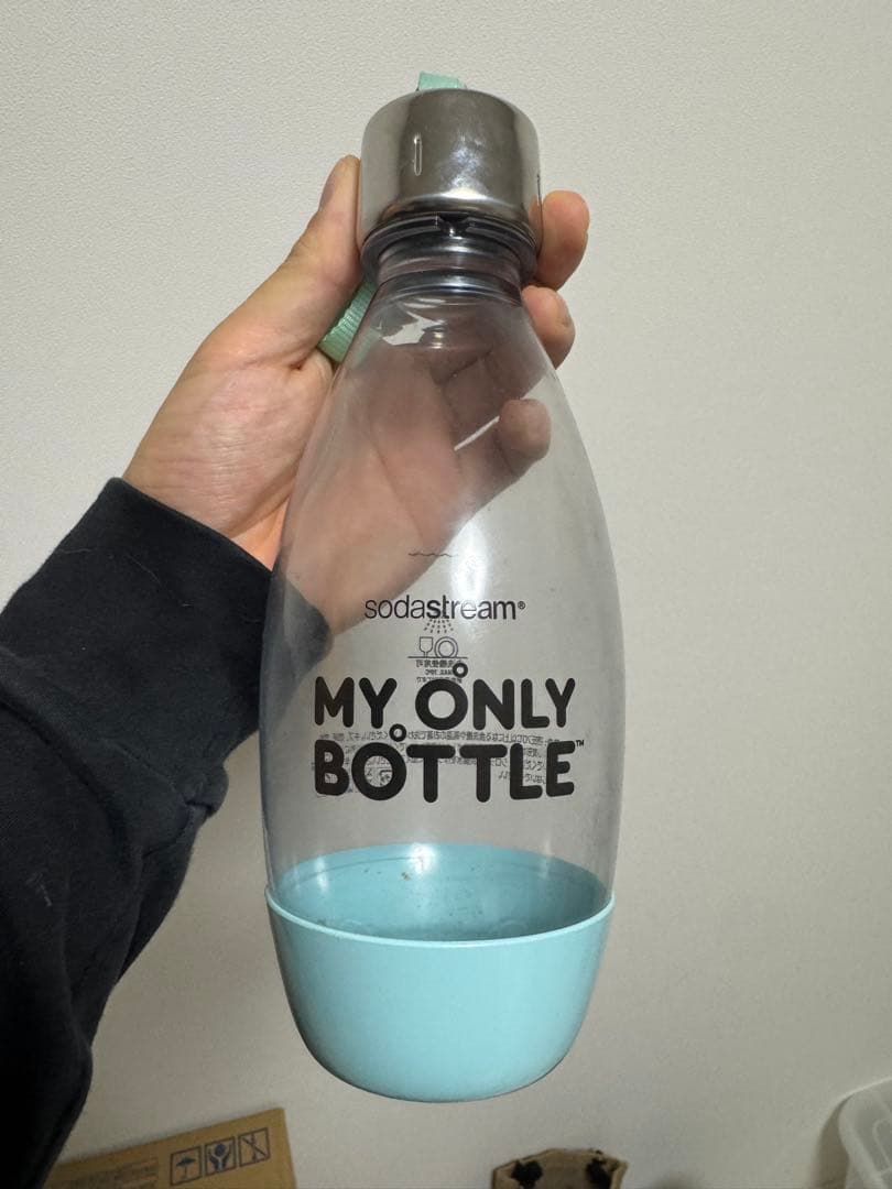 sodastream 炭酸水メーカー ボトル　新品ボンベ2個
