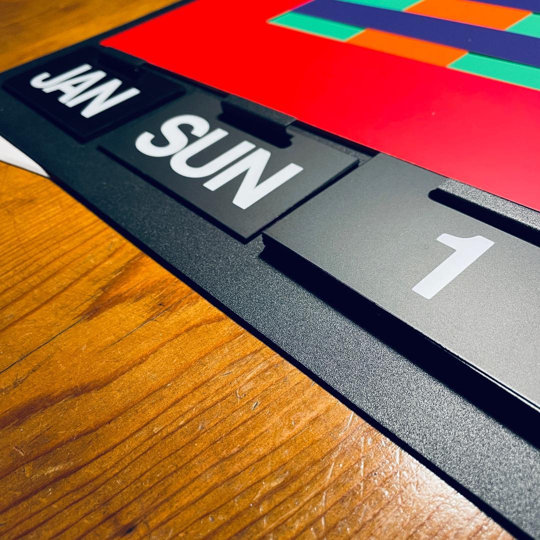 その他 MoMA Perpetual Calendar Dan Reisinger