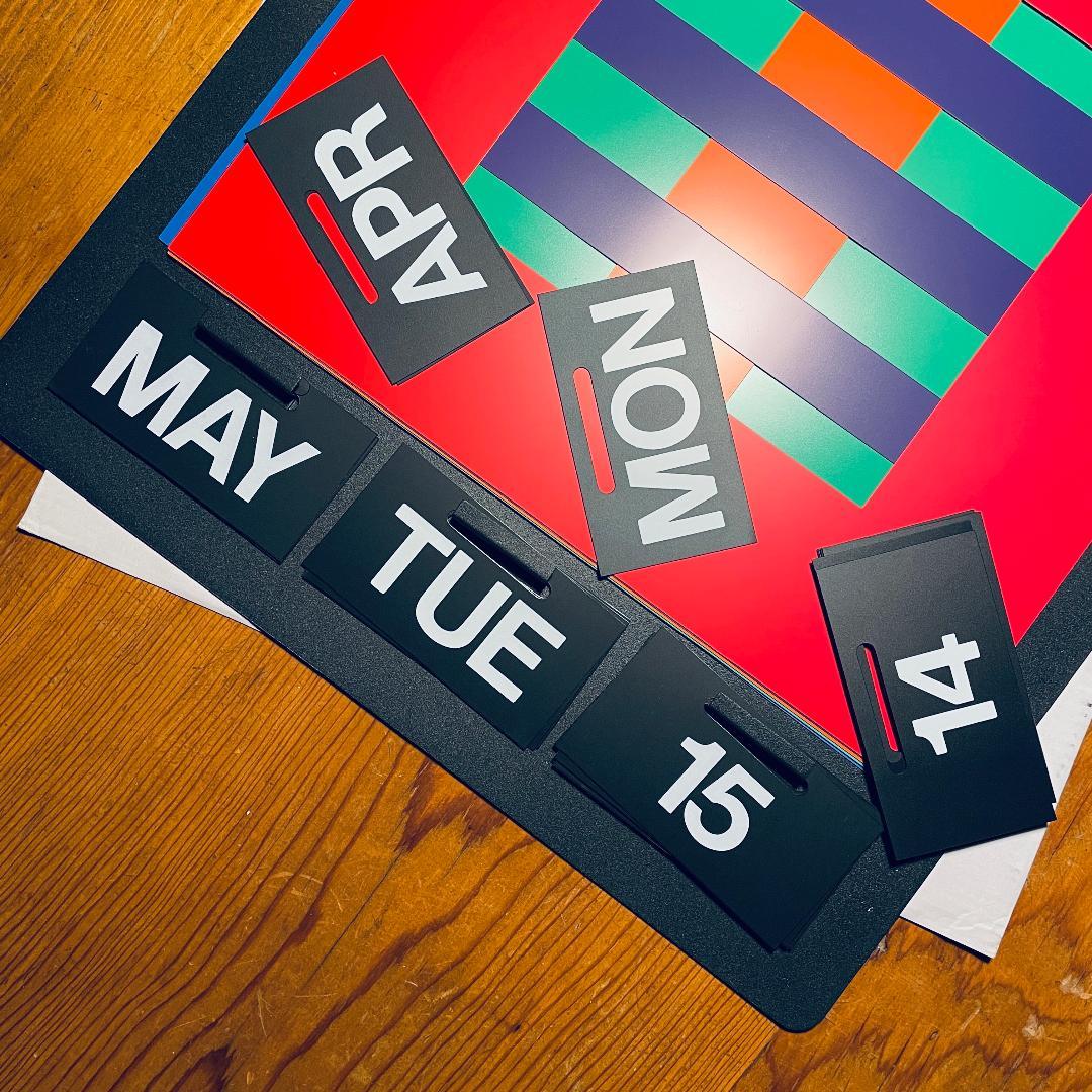 その他 MoMA Perpetual Calendar Dan Reisinger