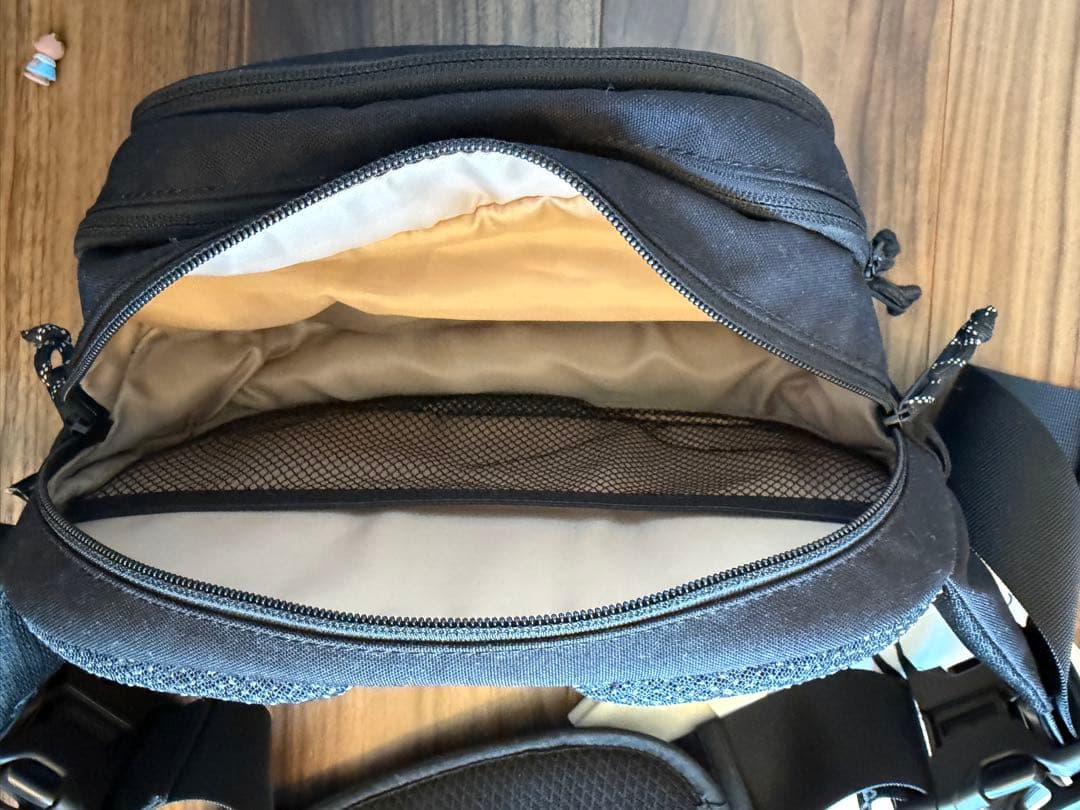 hugoo ハグー ヒップシート　収納袋付き