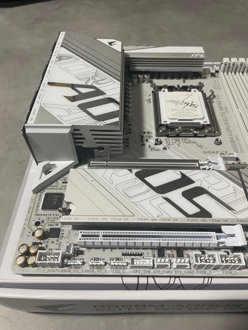 マザーボード GIGABYTE B850M AORUS ELITE WIFI6E ICE