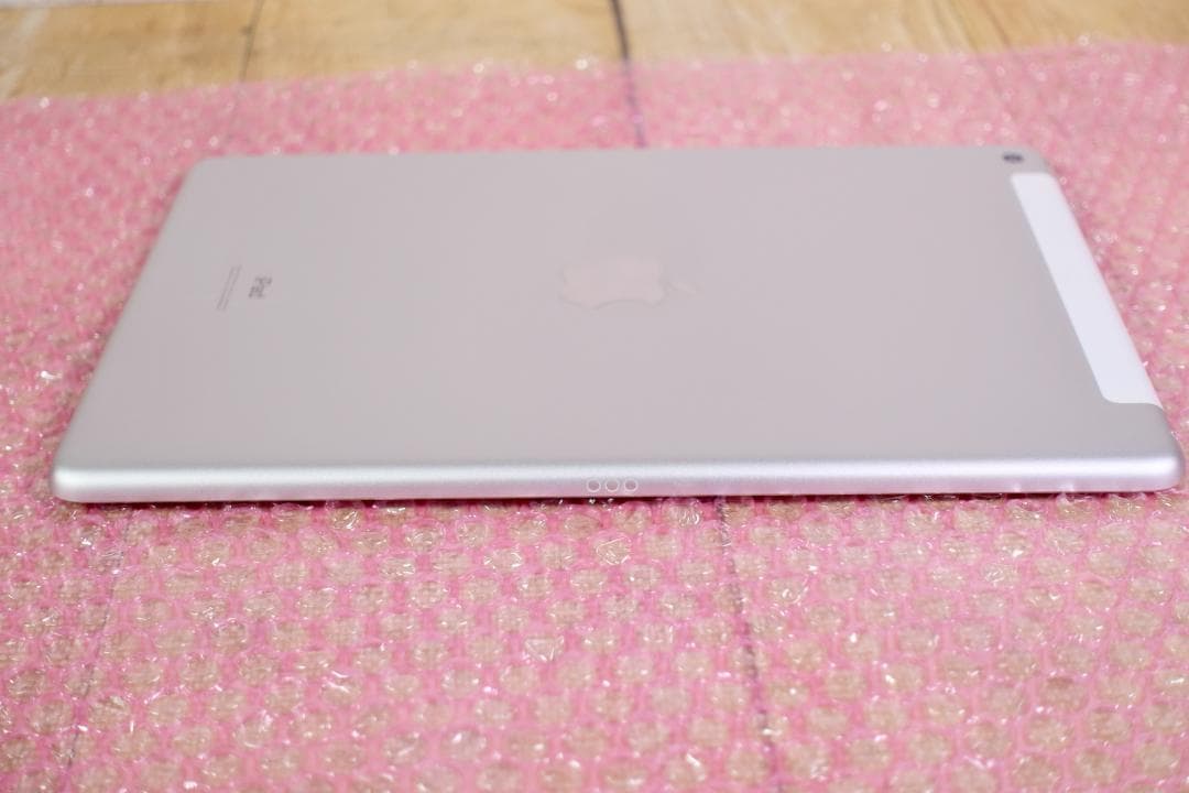 美品 iPad 第8世代 Cellular シルバー 32GB バッテリー良好