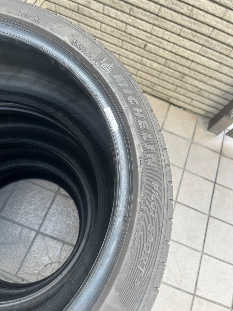 ミシュラン　パイロットスポーツ5 245/40R18 22年製造
