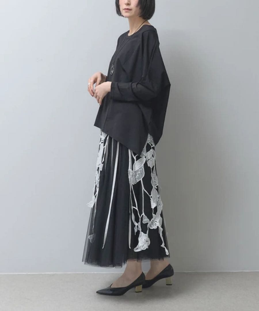 専用！レイヤードスカート　花柄　レース　ホワイト、ブラック二枚セット