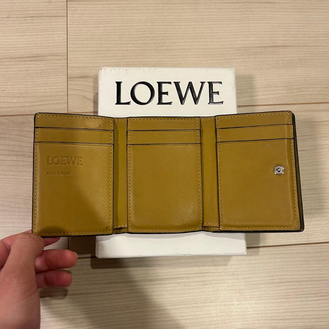 値下げ！LOEWE ブラウン 三つ折り財布　箱保存袋付き